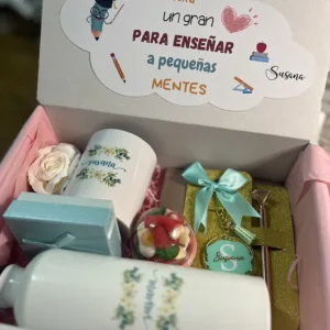 caja regalo con inicial y nombre