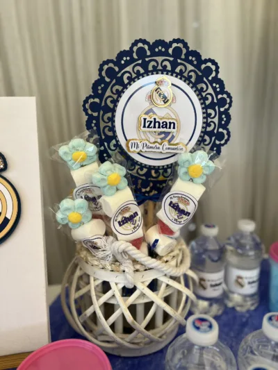 Toppers Blondas y personaje ilustrado